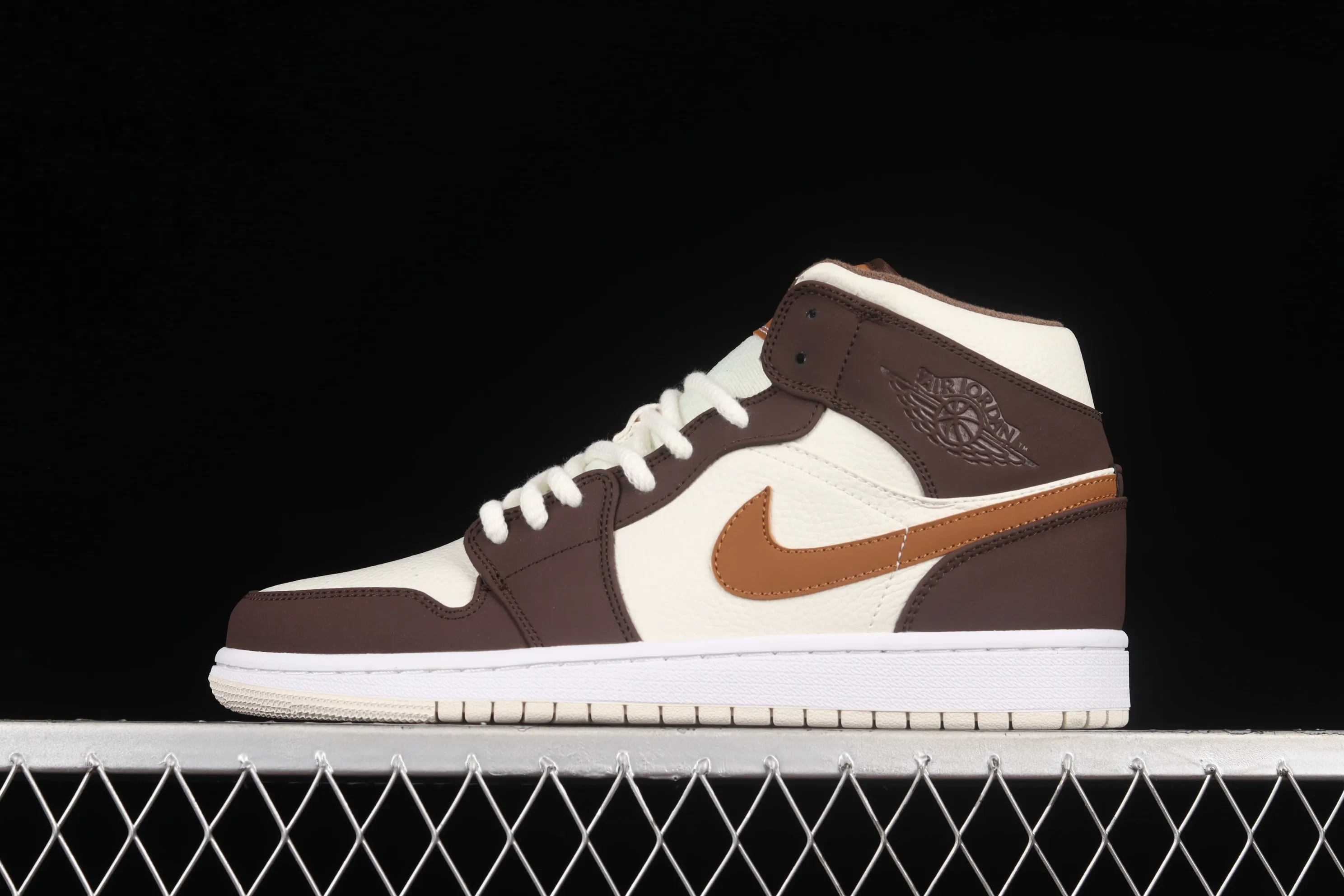 All categories Air Jordan Jordan series basketball shoes Air Jordan 1 Mid Air Jordan 1 Mid AJ1 Joe 1 meter brown mid-top retro basketball shoes DO6699-200